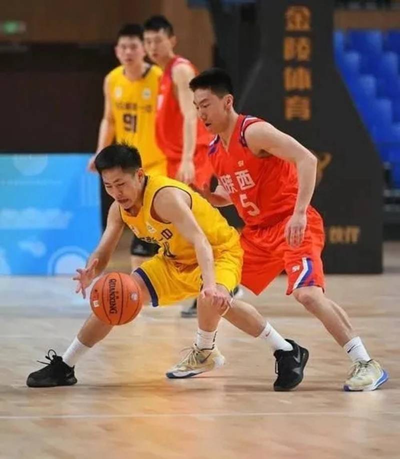 s15全球总决赛-包含冲刺阶段体能课后，深圳男篮战术微调备战社区盾，更衣室稳定，赛程密集仍需轮换的词条