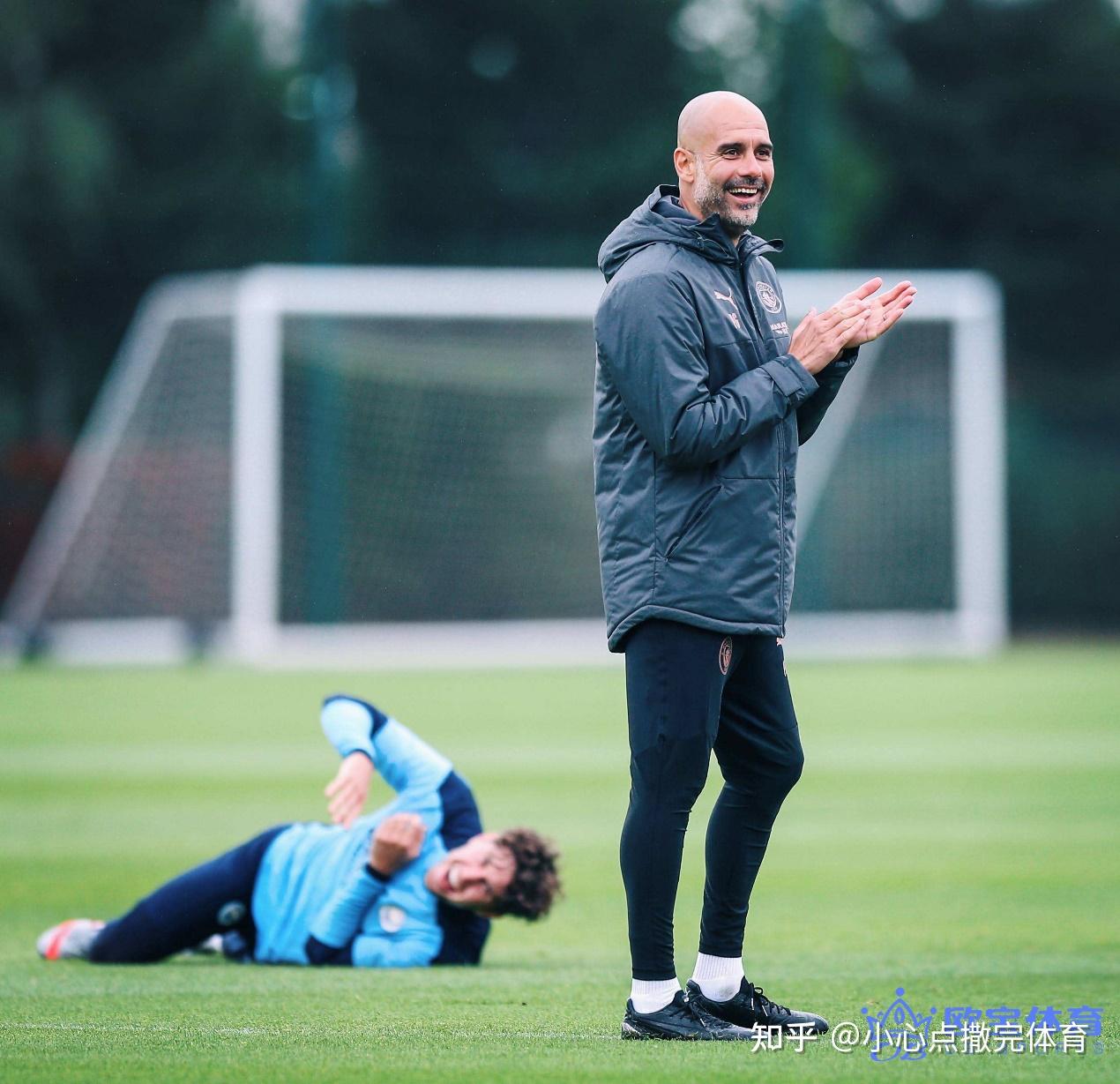 英雄联盟s15-埃因霍温训练开放日，窗口期刷新队史纪录引欢呼，英超在即，资深球员宣示担当的简单介绍